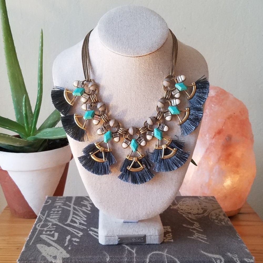 NEW Stella & Dot Lotus Tassel Necklace w/o Box